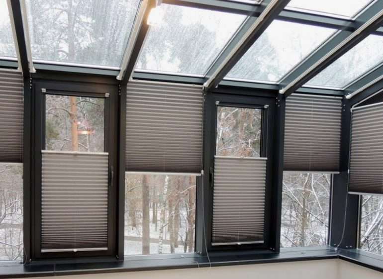 Как выбрать шторы плиссе для нестандартных окон и мансард