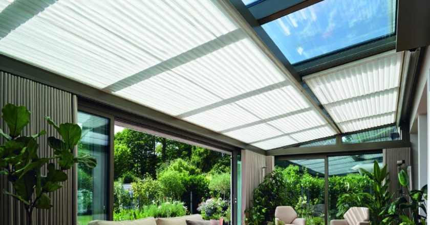 Технологии комфорта: зачем современной женщине электрокарнизы в доме